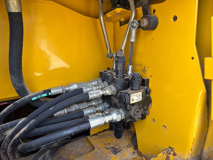 deere-550h-image-35
