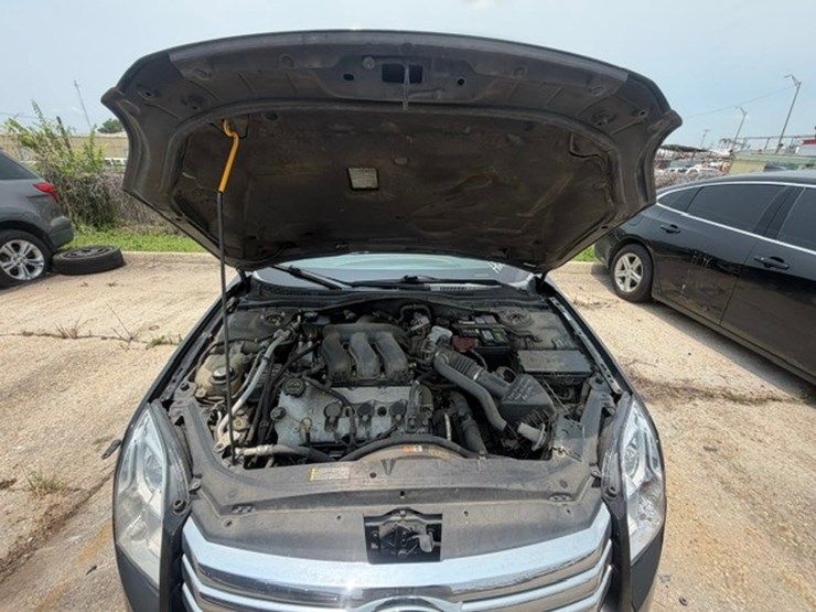#64-•-2008-ford-fusion-image-28