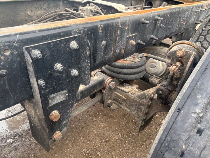 2004-mack-granite-cv713-image-78