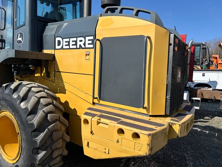 2012-deere-624k-image-46