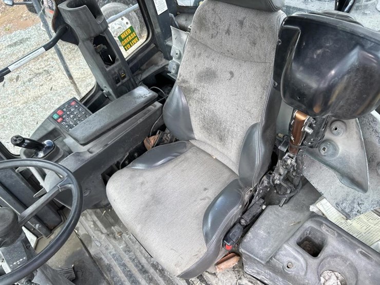 2014-deere-824k-image-66