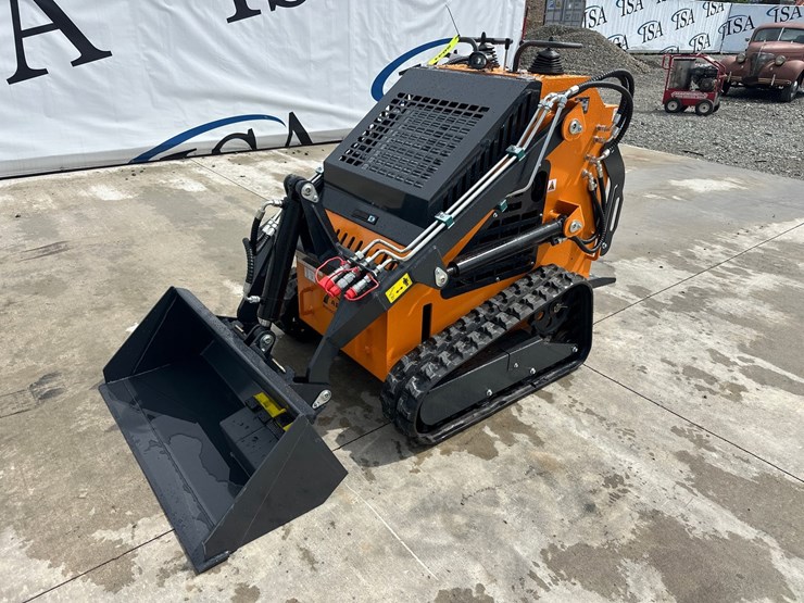 #5041-•-arteer-qb-480-mini-skid-steer-image-1