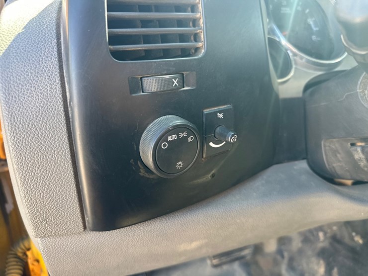 2008-chevrolet-2500-image-29