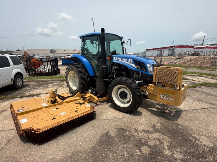 #27-•-2019-new-holland-tractor-image-2