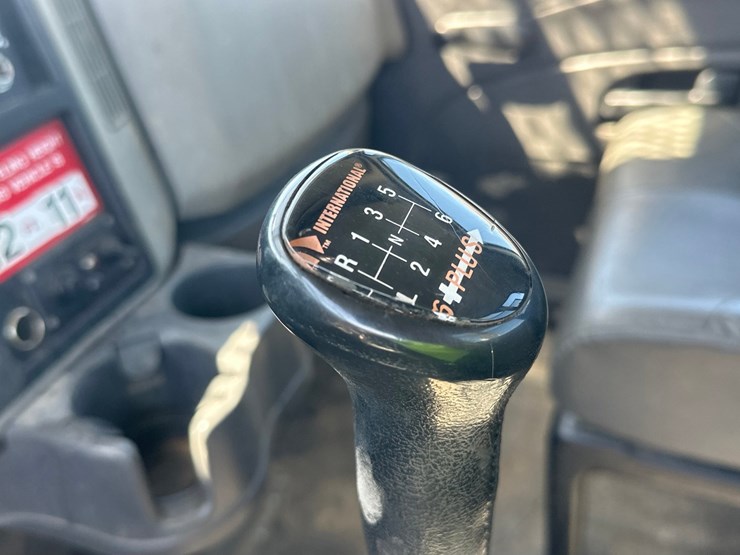 2009-international-durastar-4300-image-53