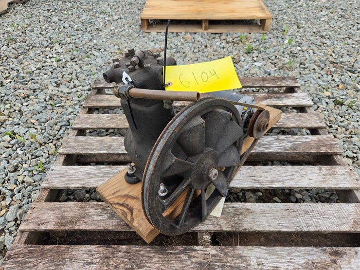 #6104-•-air-compressor-image-4