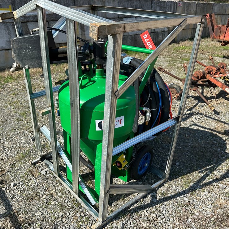 #4029 • Unused Dustless Sand Blaster