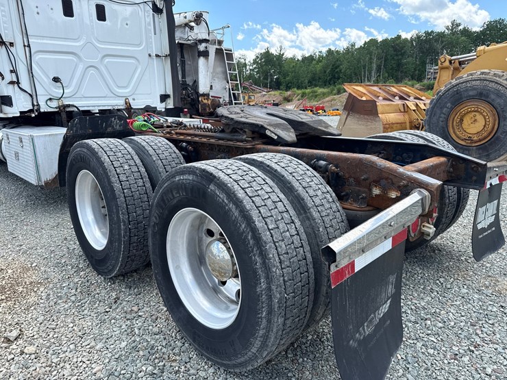 #60944-•-2016-freightliner-125-sleeper-cab-truck-tractor-image-55