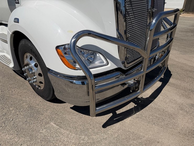 2018-kenworth-t680-image-19