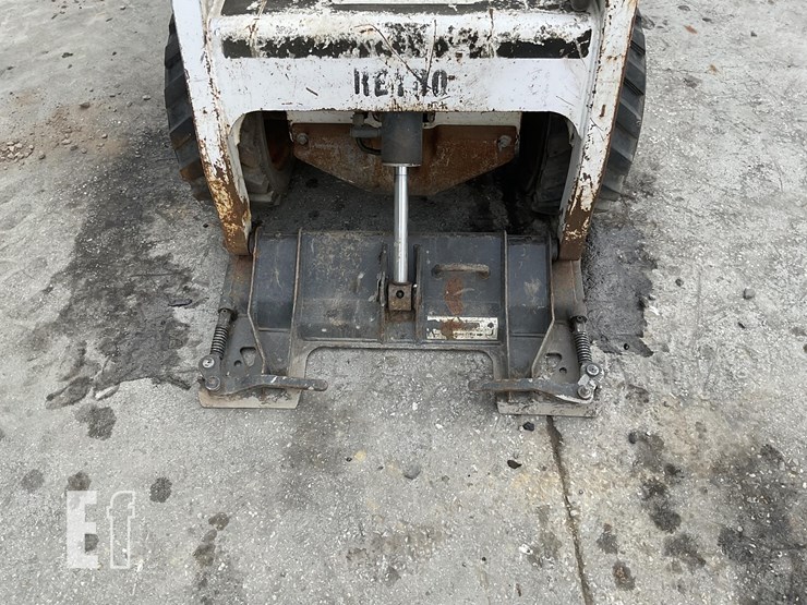 2013-bobcat-s70-image-9