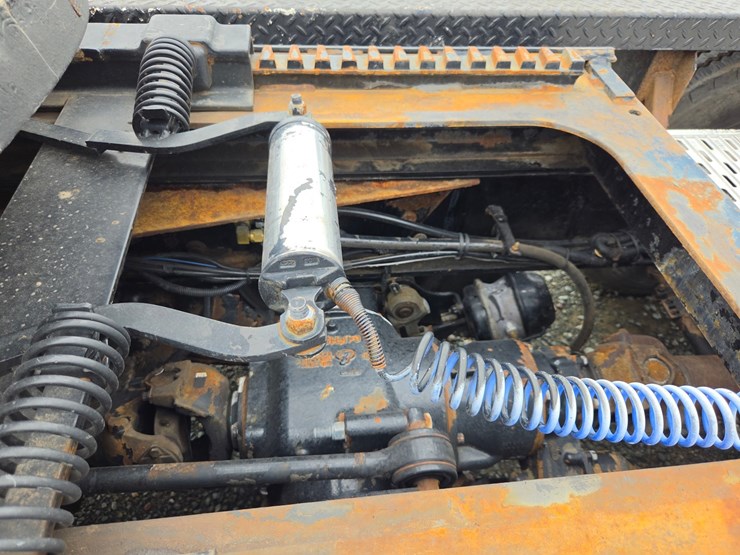 2007-mack-granite-cv713-image-26