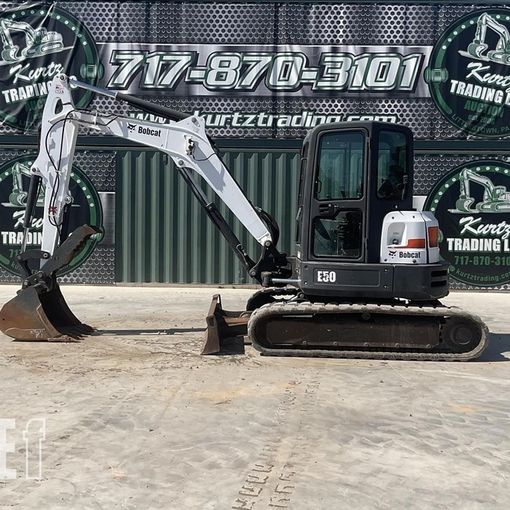 2017 BOBCAT E50