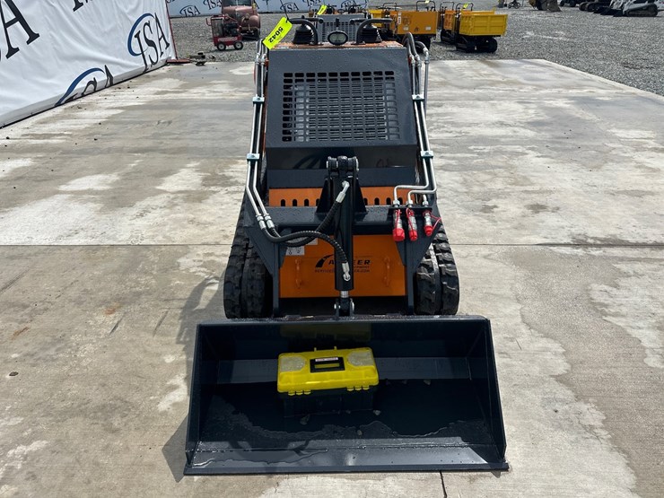 #5042-•-arteer-qb-480-mini-skid-steer-image-8