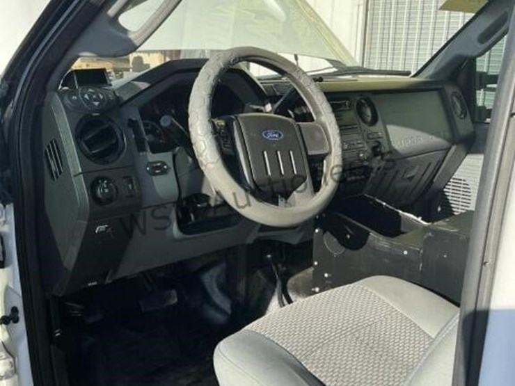 2016-ford-f550-image-25