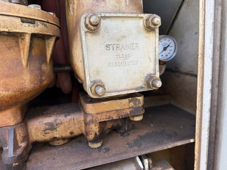 #1361-•-1995-freightliner-fuel-truck-image-38