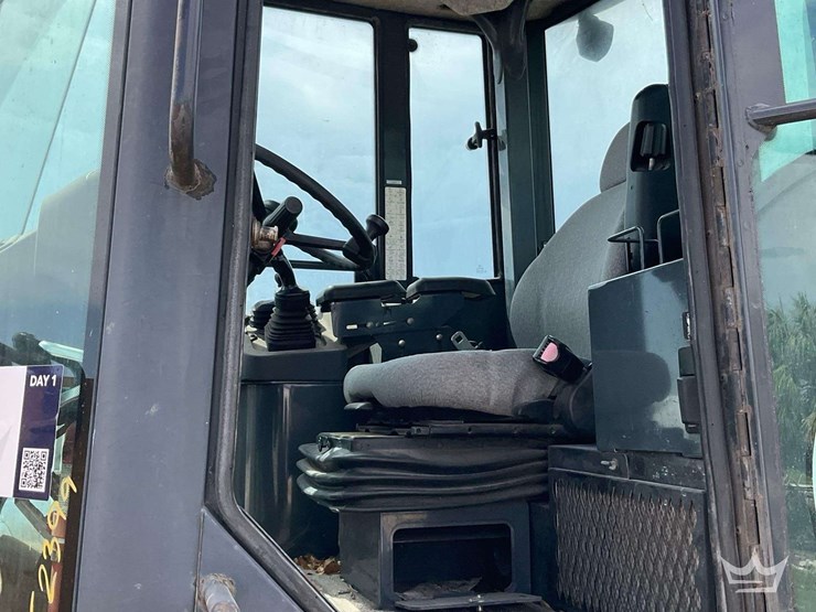 2007-deere-444j-image-6