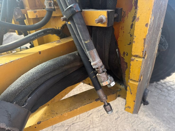 caterpillar-160m-image-62