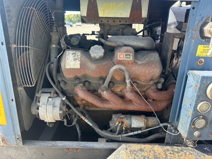 #5022-•-nlb-corp.-10150d-towable-air-compressor-image-13