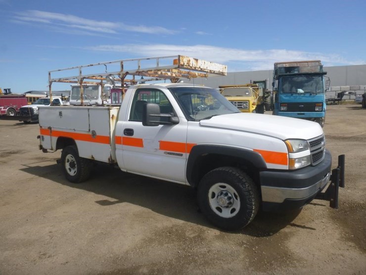 2007-chevrolet-2500-image-2