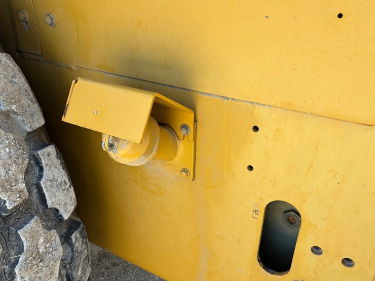 caterpillar-cs-563e-image-59