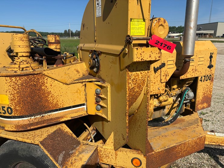 #2176-•-1991-vermeer-1250bc-towable-wood-chipper-image-7