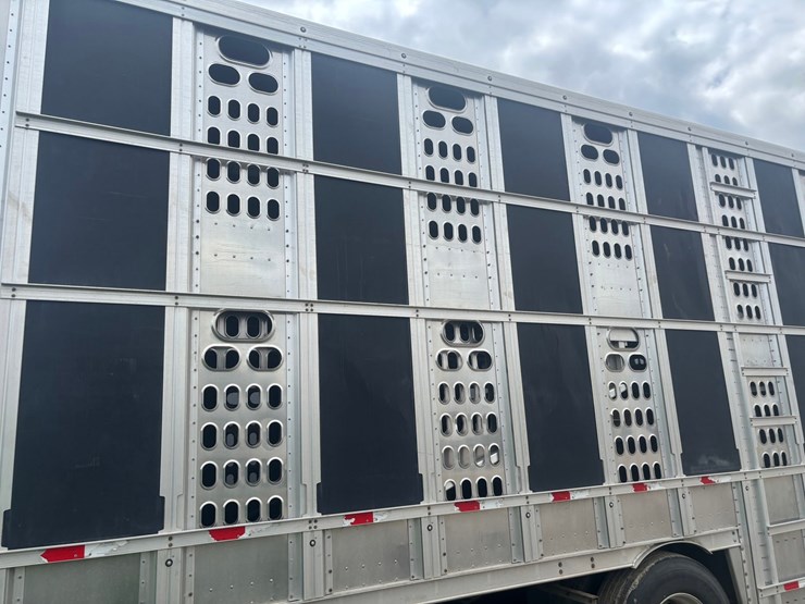 #2150-•-2017-barrett-53'-cattle-semi-trailer-image-7