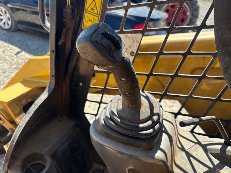 2019-caterpillar-279d-image-26