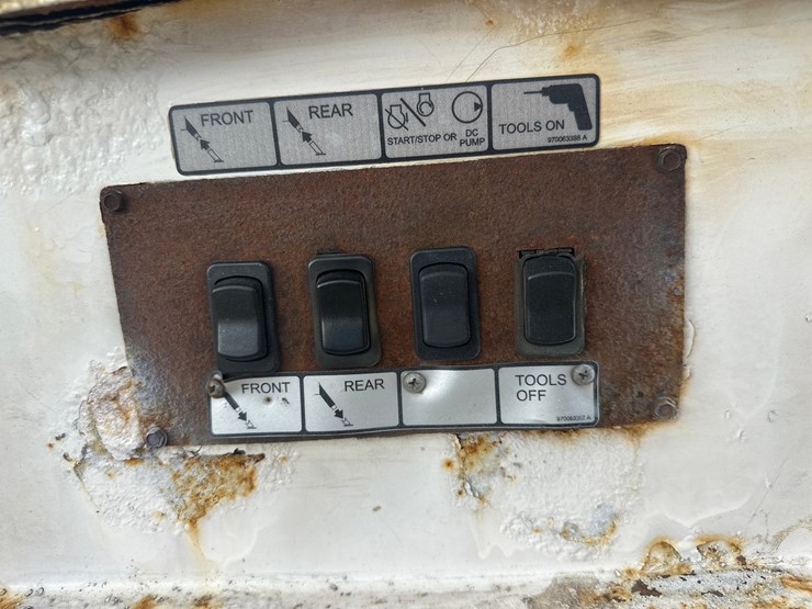 2013-international-durastar-4300-image-26