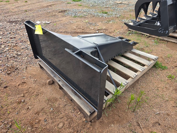 #6003-•-unused-stout-xl-skid-steer-stump-bucket-image-3