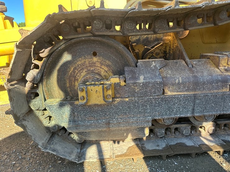 2004-caterpillar-d3g-xl-image-40