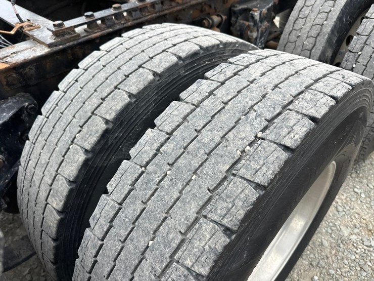 2014-kenworth-t660-image-69
