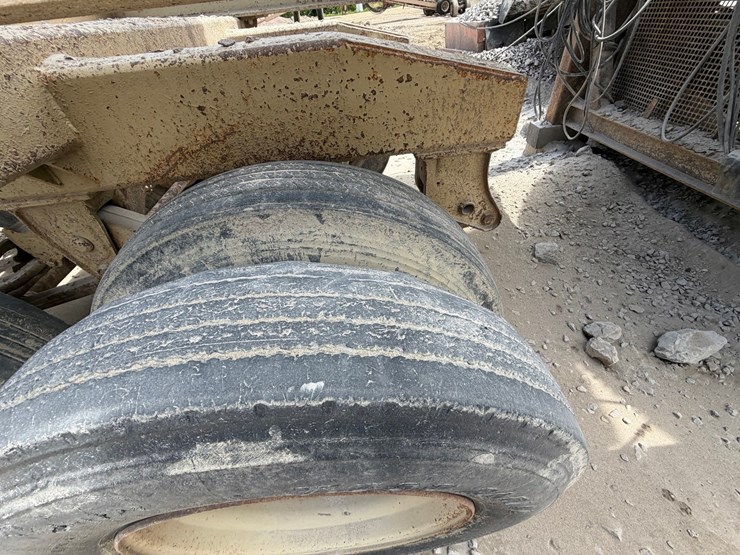 #1757-•-2005-mestco-hp4000-crusher-image-81