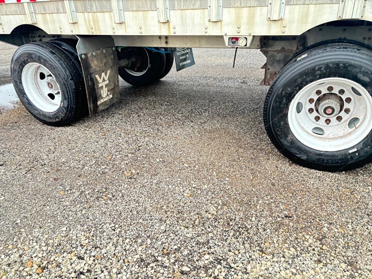 2017-eby-livestock-trailer-image-69