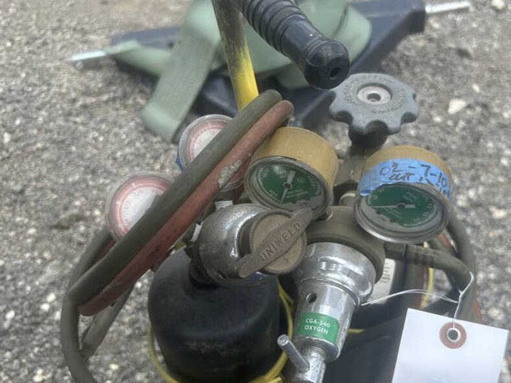 #237-•-oxy-fuel-torch-kit-w/-oxygen-&-fuel-cylinders-image-5