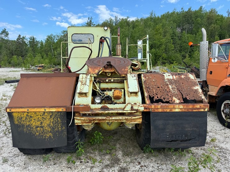 #1356-•-euclid-spotter-truck-image-4