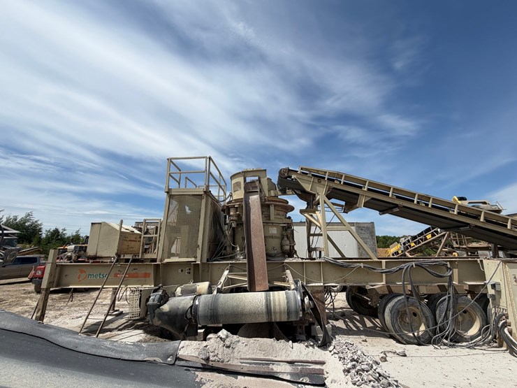 #1757-•-2005-mestco-hp4000-crusher-image-5
