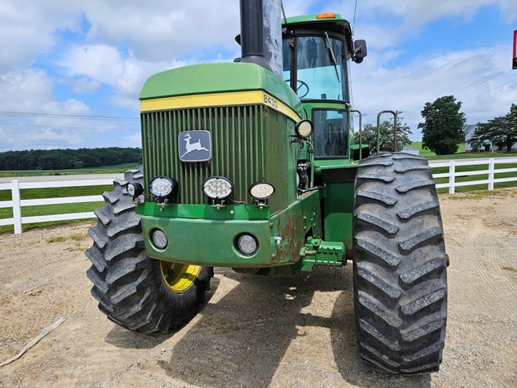john-deere-8430-image-10