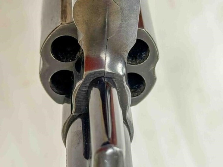 smith-&-wesson-revolver-image-18