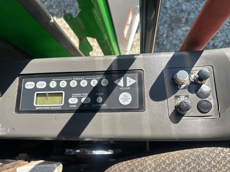 2016-deere-2154d-image-67