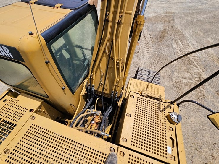 caterpillar-320c-image-44