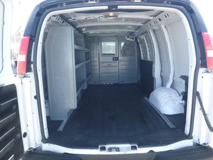 2014-chevrolet-express-2500-image-9