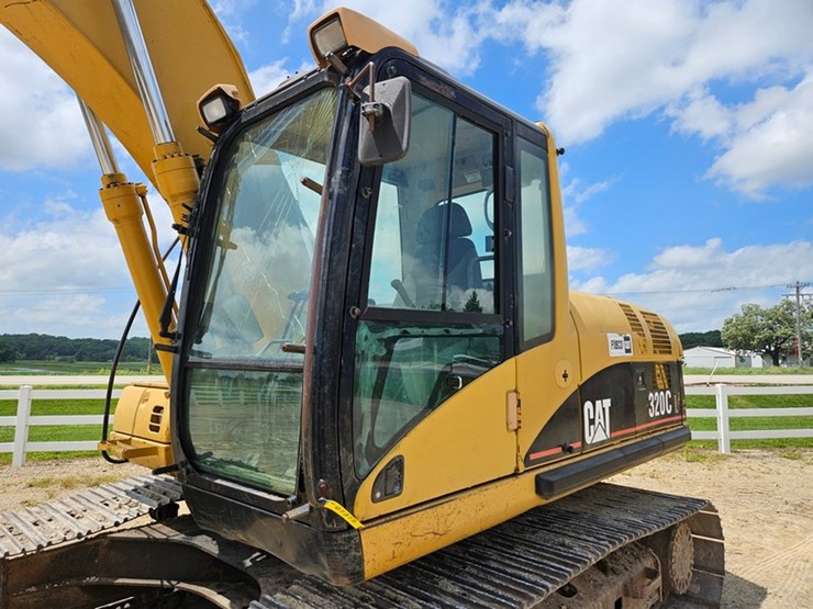 caterpillar-320c-image-46
