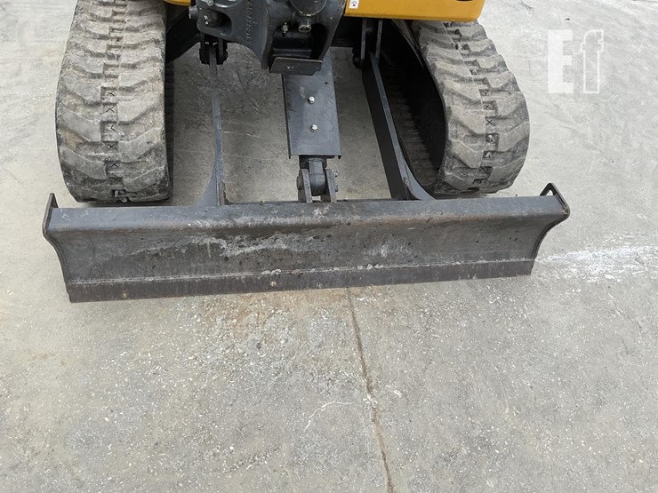 2022-deere-26g-image-13