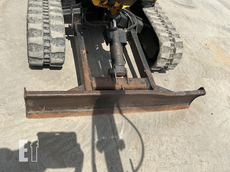 2015-jcb-8029cts-image-12