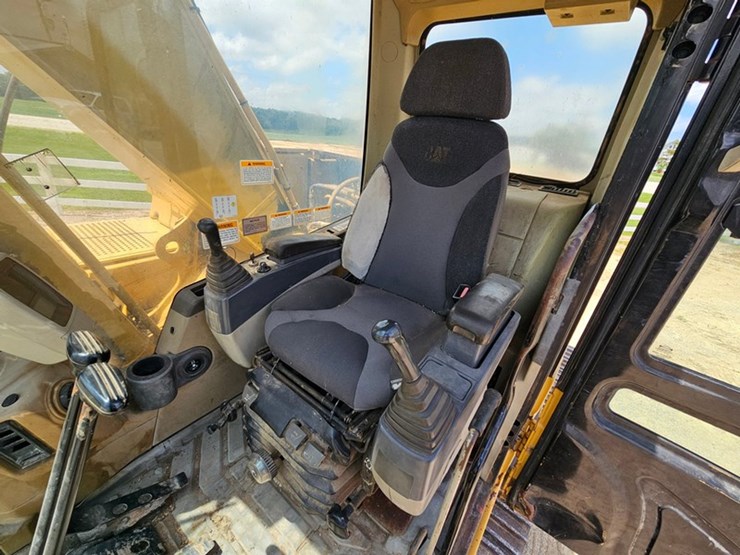 caterpillar-320c-image-51