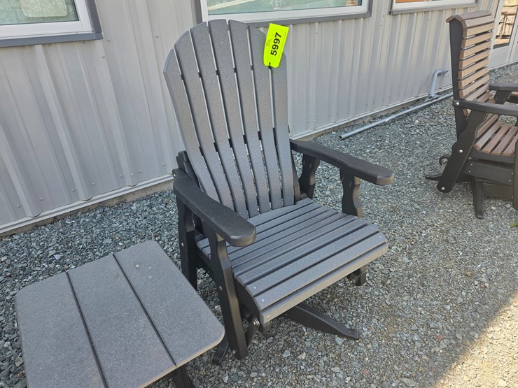 #5997-•-pair-of-outdoor-fanback-gliders-w/-table-image-6