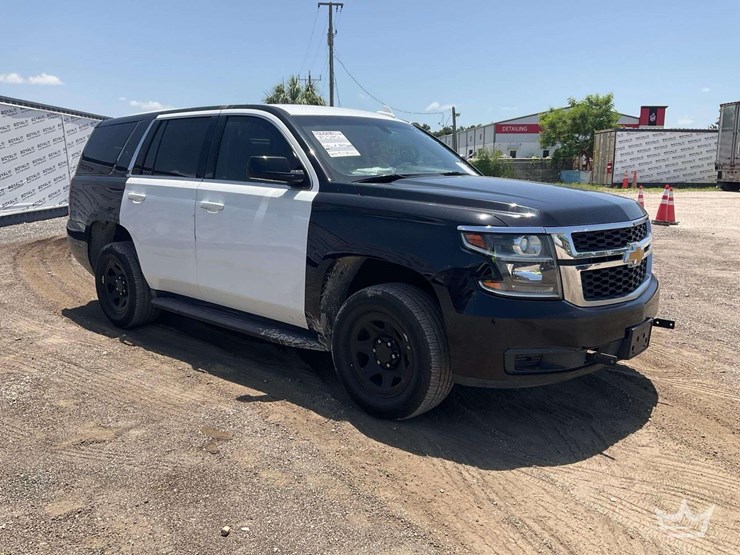 2018-chevrolet-tahoe-image-2