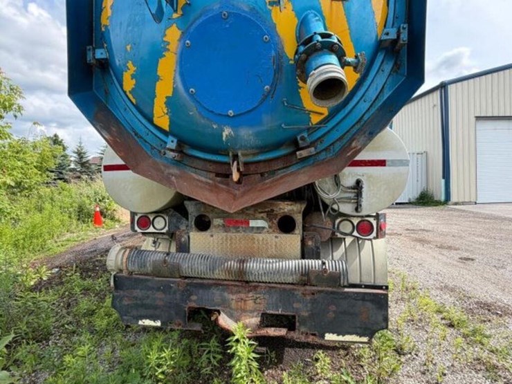 2003-sterling-lt7500-image-23