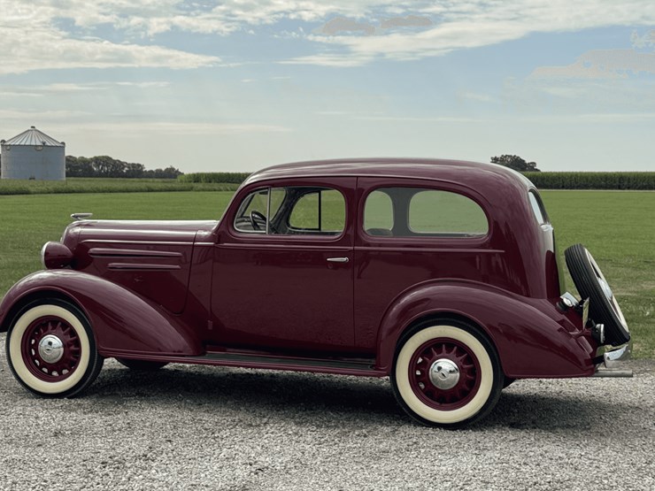 1936-chevrolet-two-door-sedan-image-2