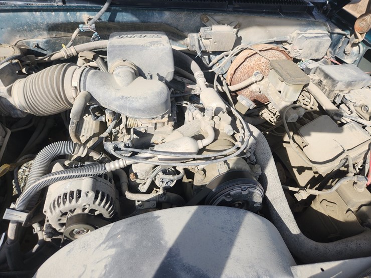 1998-chevrolet-3500-image-33